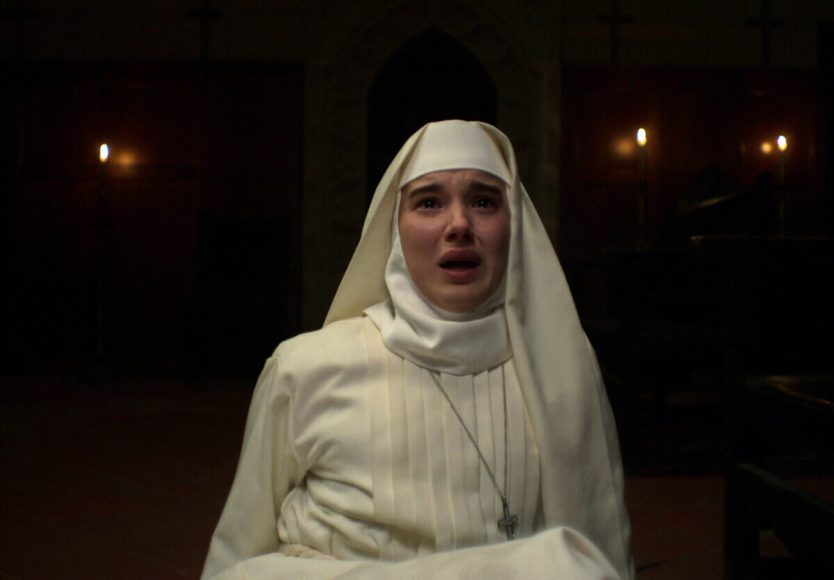 Aria Bedmar jako Narcisa v hororovém snímku Sestra smrt.