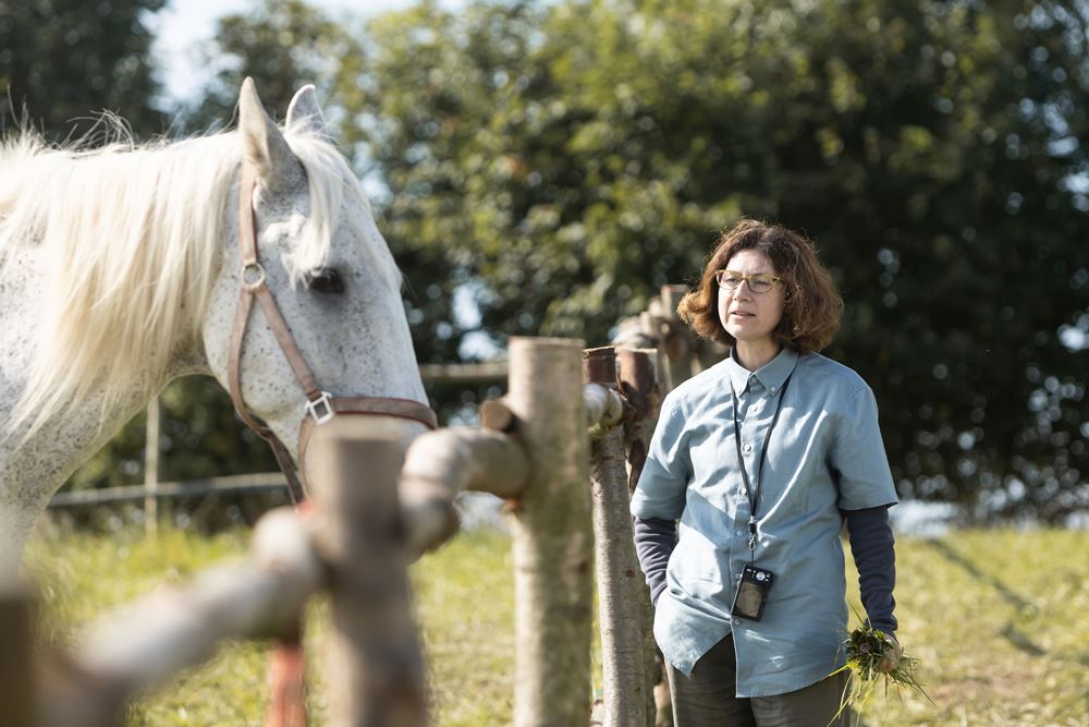 Martha Issová a kůň Buko ve filmu Buko