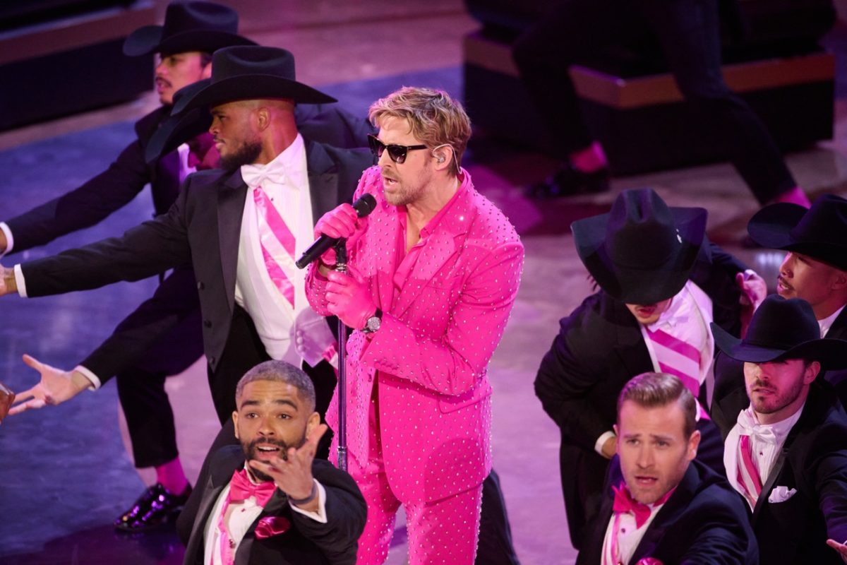 Ryan Gosling na Oscarech 2024 vystoupil s písní I‘m Just Ken z filmu Barbie.