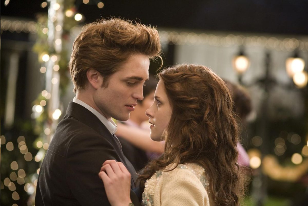 Edward (Robert Pattinson) a Bella (Kristen Stewart) ve Stmívání.
