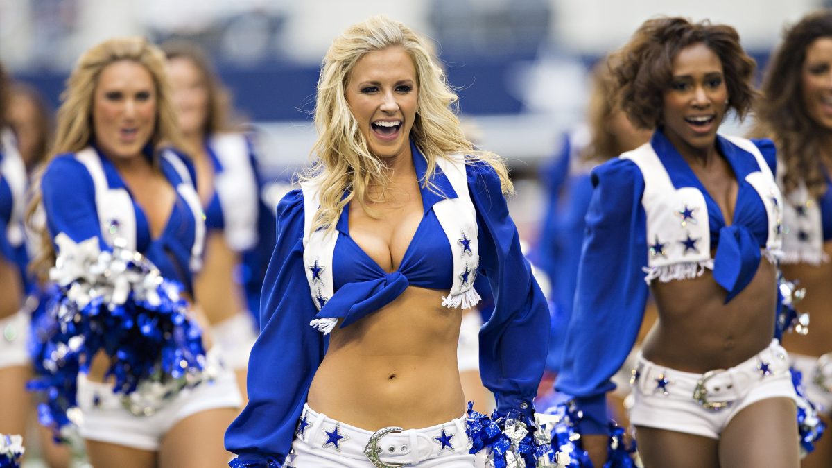 Ze seriálu Dallas Cowboys Cheerleaders: Making the Team
