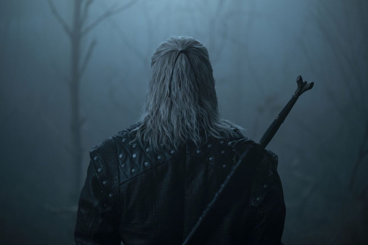 Liam Hemsworth jako Geralt z Rivie.