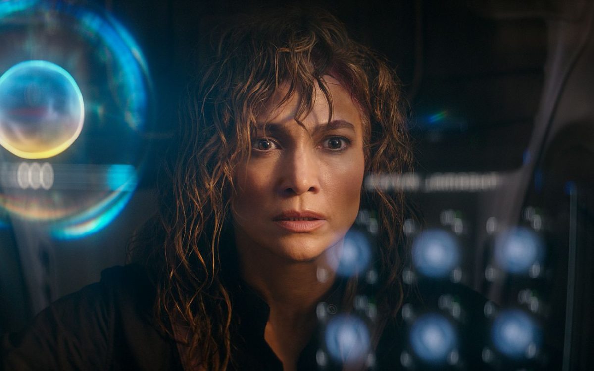 Jennifer Lopez jako Atlas Shepherd